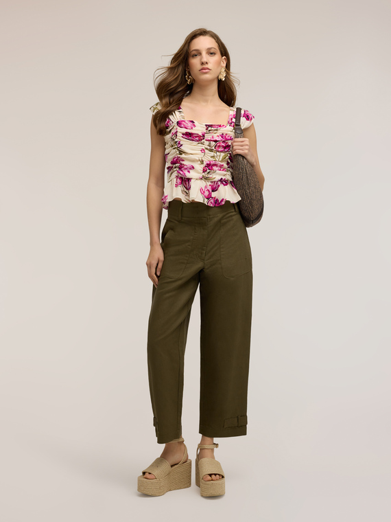 Top arricciato con stampa floreale