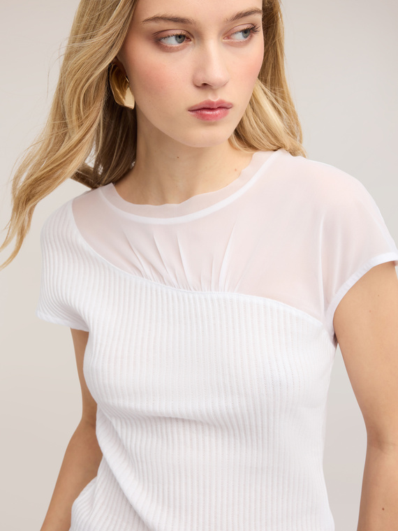 T-shirt bimaterica con inserto drappeggiato