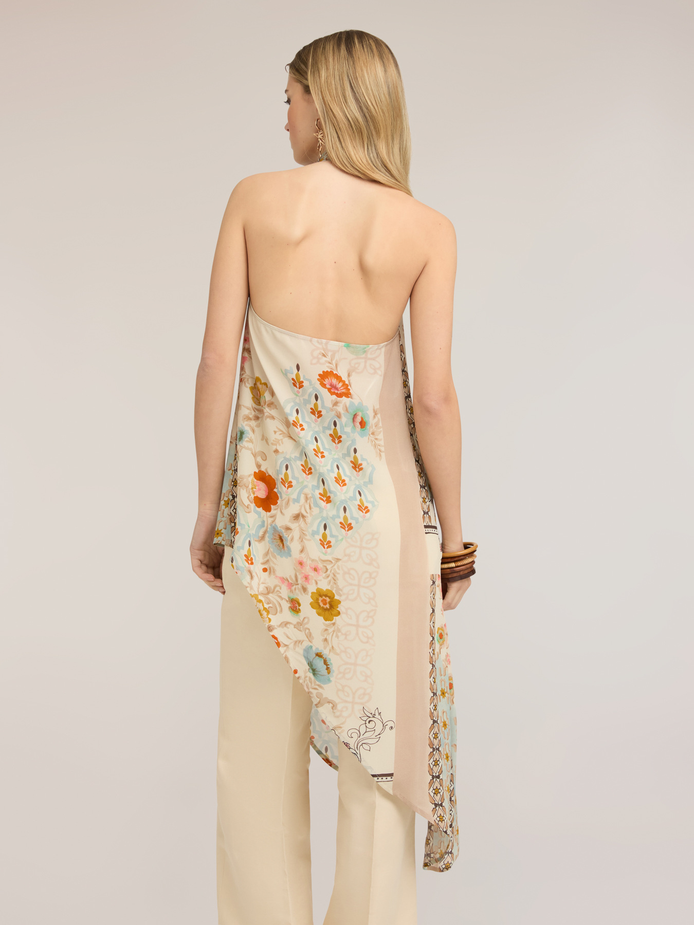 Top asimmetrico con stampa floreale image number 0