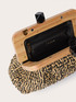 Clutch in rafia intrecciata con chiusura in legno image number 4