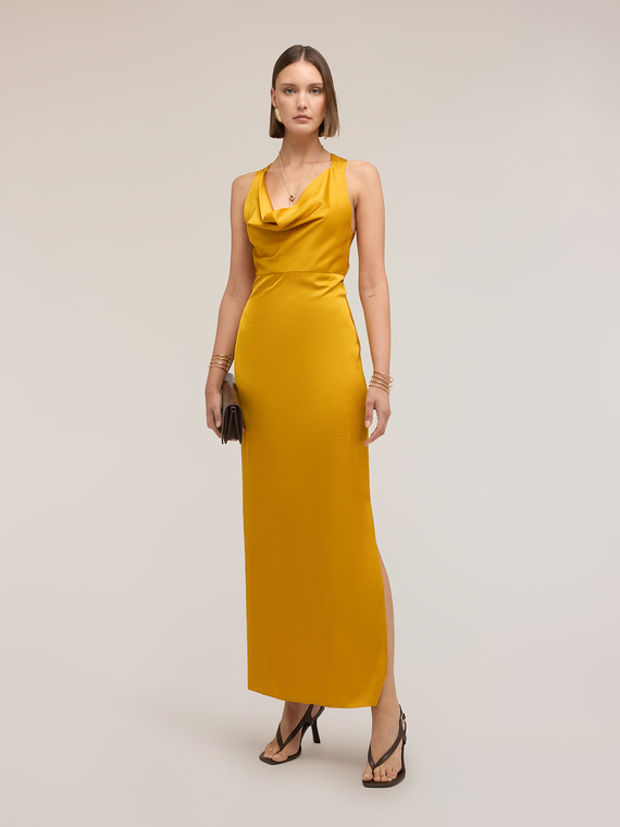 Vestito lungo in raso con drappeggio