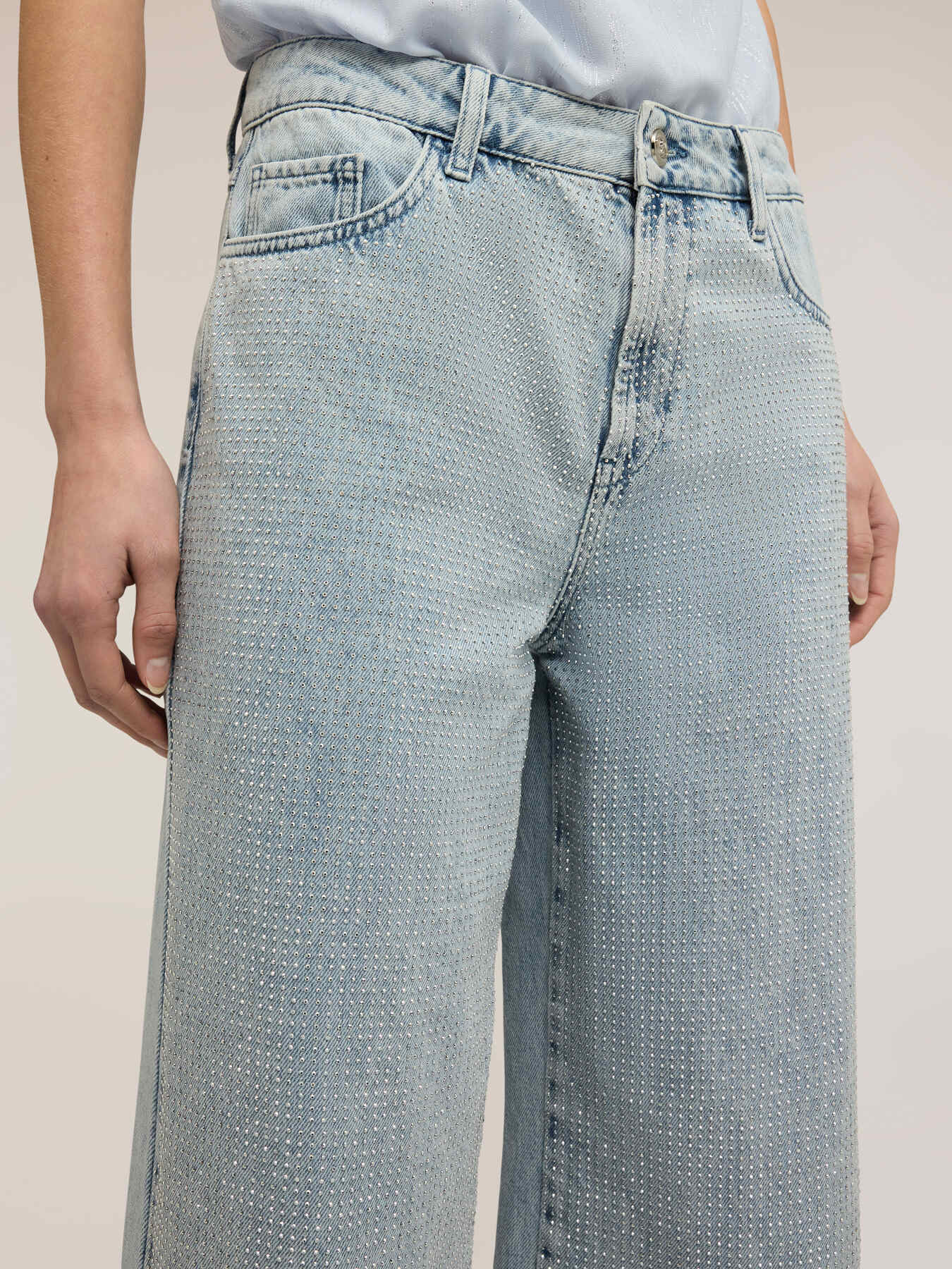 Jeans palazzo con cristalli image number 3