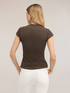 T-shirt con scollo a barchetta image number 1