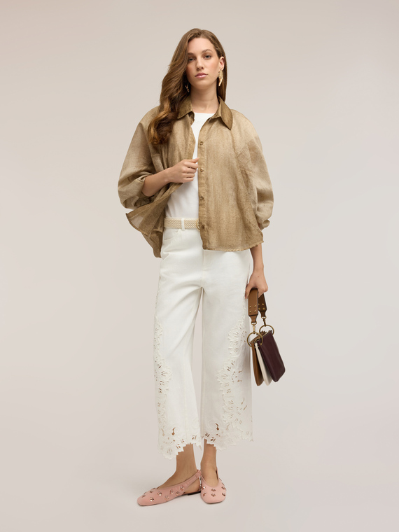 Pantaloni cropped con ricami sangallo