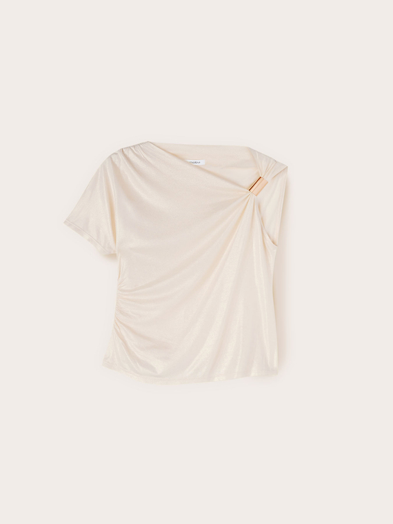 T-shirt laminata con scollatura asimmetrica