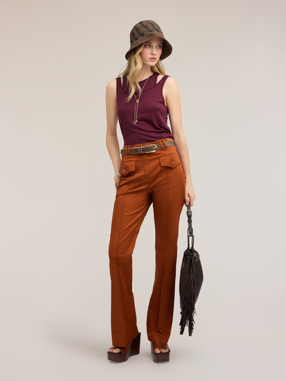 Pantaloni flare con tasche