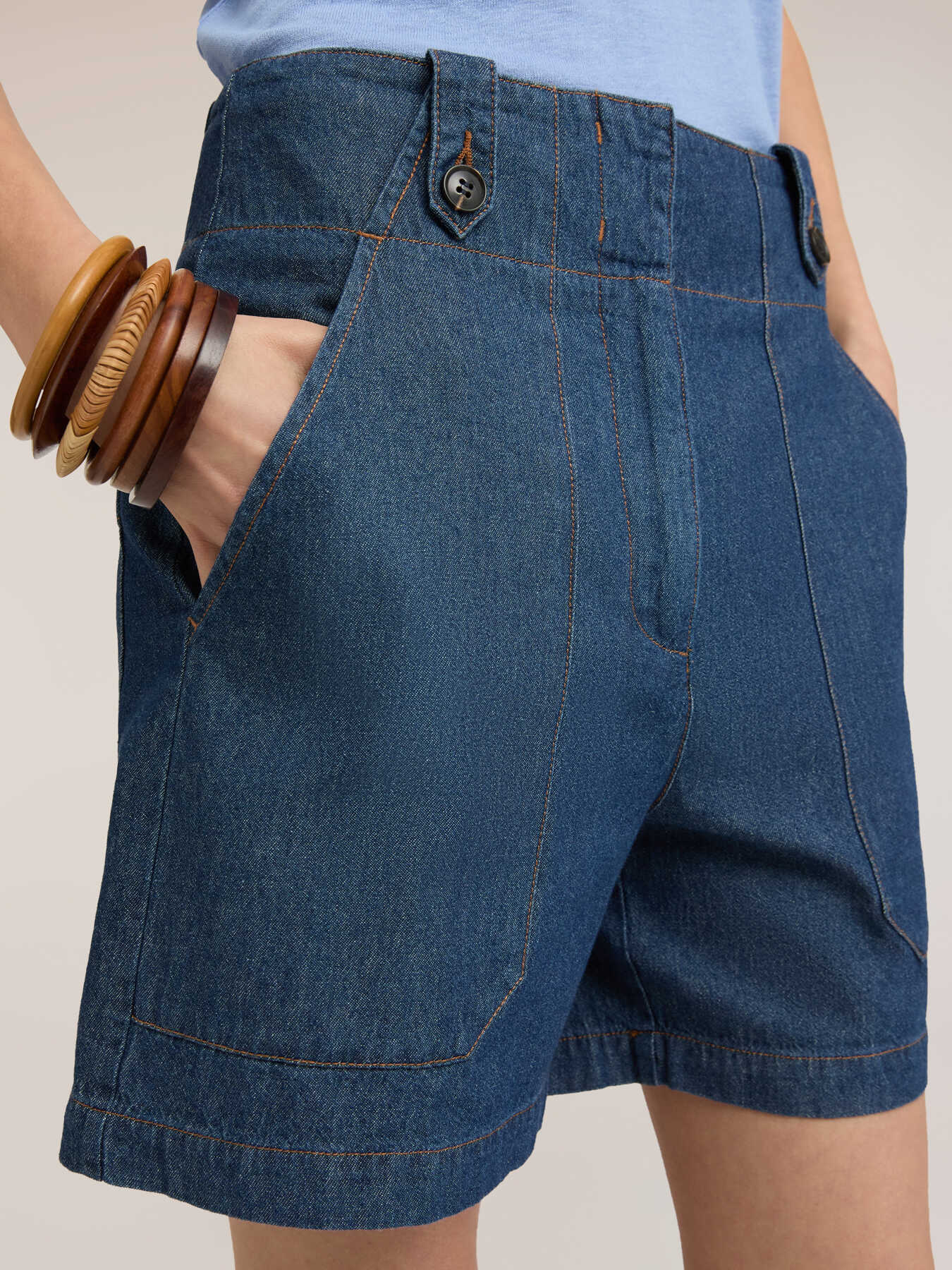 Shorts a vita alta in denim image number 2