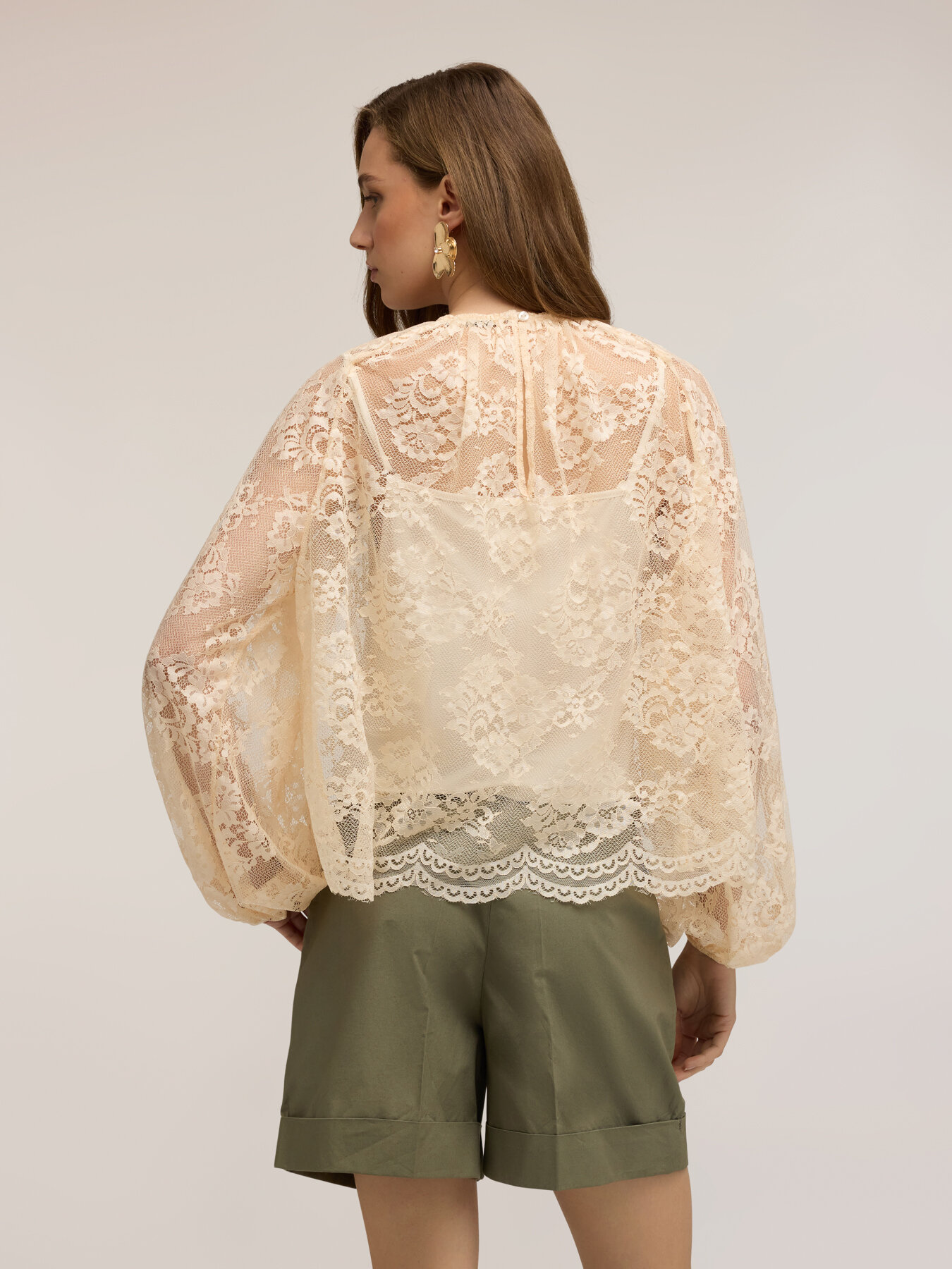 Blusa in pizzo con maniche raglan image number 1